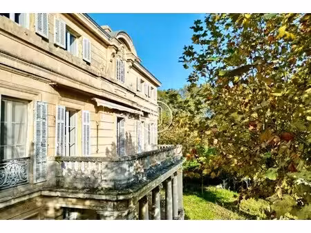 villa mouriès - 8 chambres - 526m²