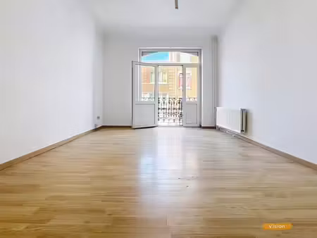 appartement une chambre + bureau + balcon