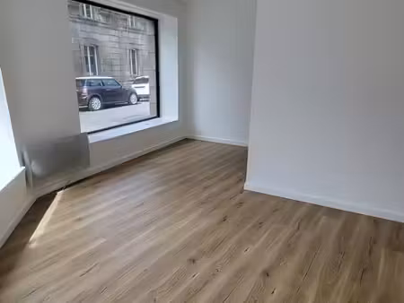 local commercial rénové - landivisiau centre