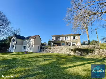 propriété 7 pièces 145 m²