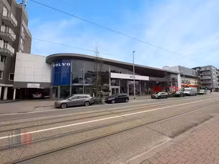 veelzijdig bedrijfsgebouw met showroom op absolute toploc...