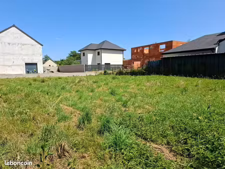 terrain 1312 m² guichainville