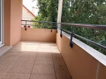 appartement t3 lumineux de 70 m² avec balcon
