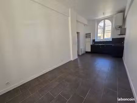 studio 1 pièce 28 m²