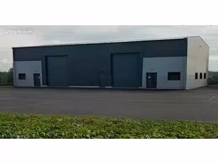 location bâtiment industriel et commercial 225m²