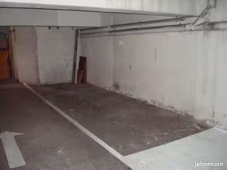 garage place parking sous immeuble proche de la gare