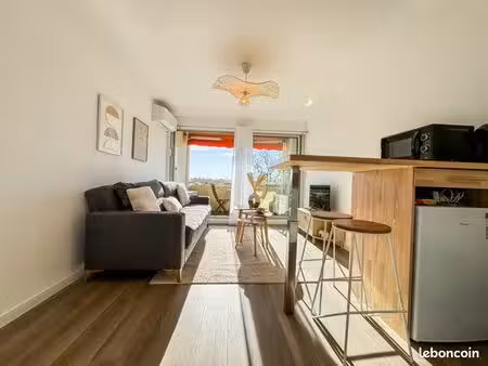 studio cabine climatisé à 150m de la plage