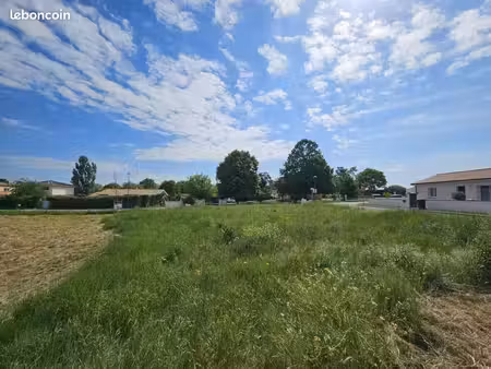 terrain 460 m² virelade