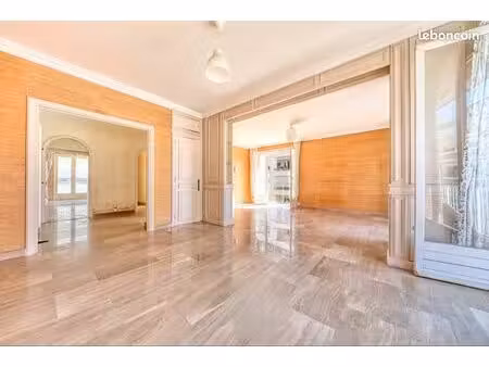 apt 5 pièces  3 chambres (possibilité d'une 4e) à 130 m du parc de la tête d'or