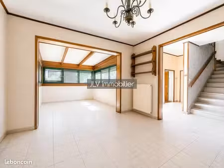 maison 10 pièces 135 m²