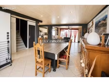maison 6 pièces 97 m²