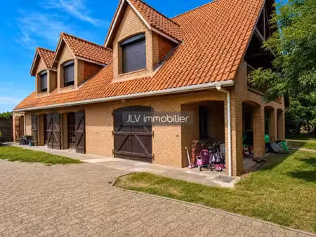 maison 8 pièces 215 m²