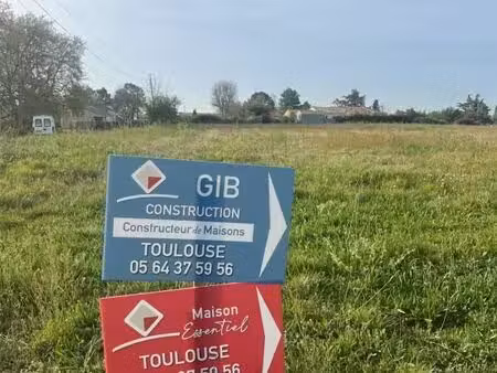 terrain 700 m² vacquiers