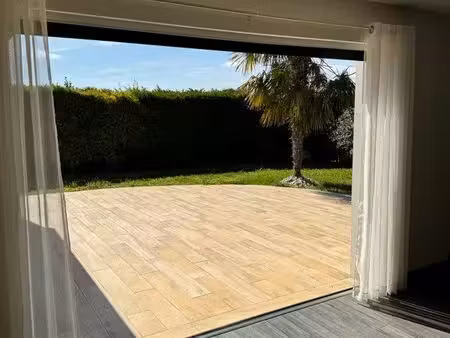 particulier plain-pied 116 m² - dpe a - terrasse 60 m² - sans vis-à-vis - 20 min la rochel
