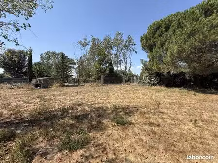 terrain 1 225 m² vias plage