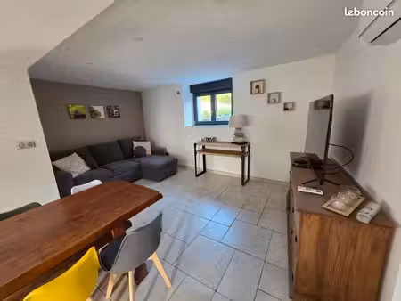 maison meublée climatisée pour 4 à 6 personnes à 10 kilomètres d'annecy
