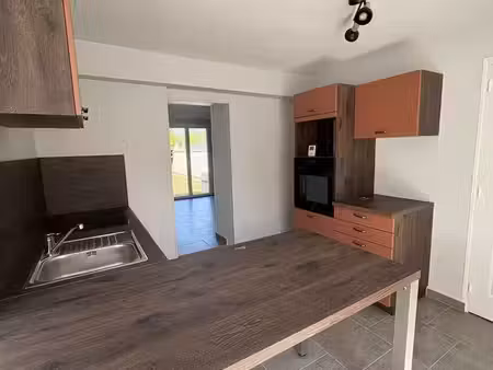 maison entièrement rénovée à louer