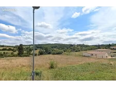 terrain 1 137 m² auzas