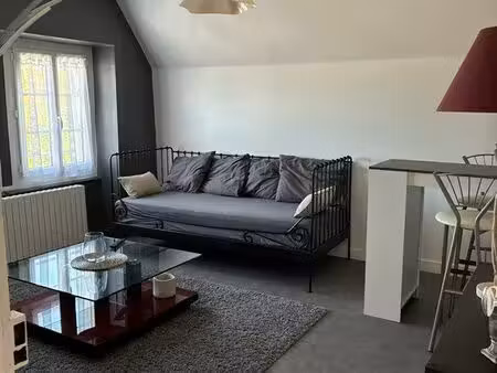 loue appartement de type t2 de 45 m² dans résidence calme sur bosmie   l'aiguille  proche 