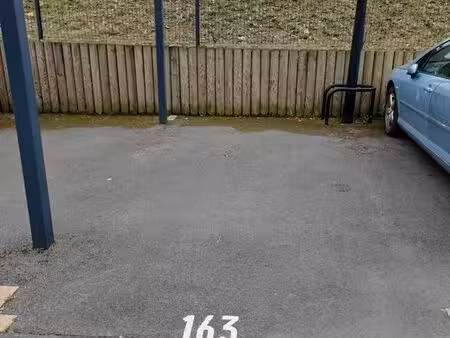 location place de parking extérieur dans une résidence sécurisé