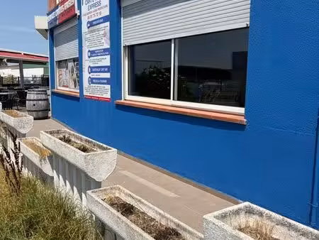 vend mur local commercial
