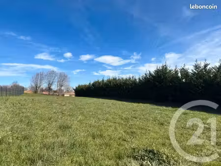 terrain 800 m² boulogne sur gesse