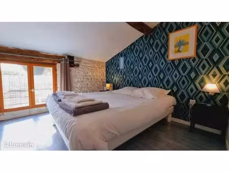 maison 4 chambres tout équipé avec jardin  parking  wi-fi. toutes charges comprises sauf e