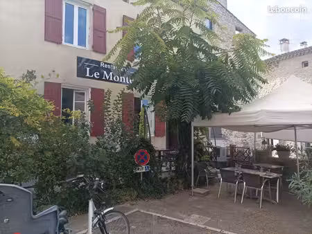 maison et restaurant murs et fonds emplacement numéro un