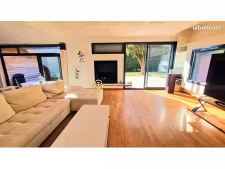 maison 5 pièces 141 m²