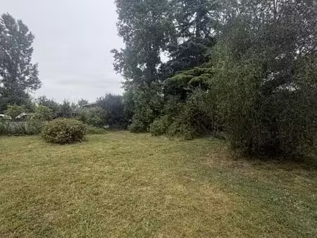terrain 510 m² issus