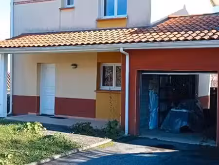 maison avec jardin dans résidence