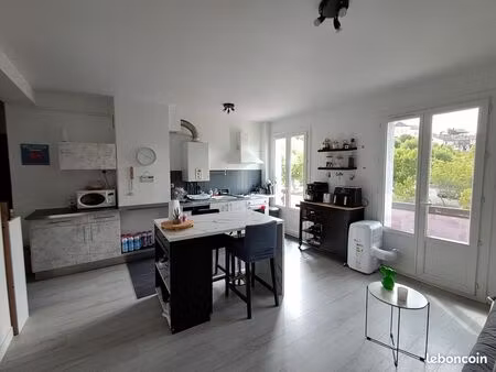 appartement t2 48m2  cellier et fibre   centre - ville d'auch