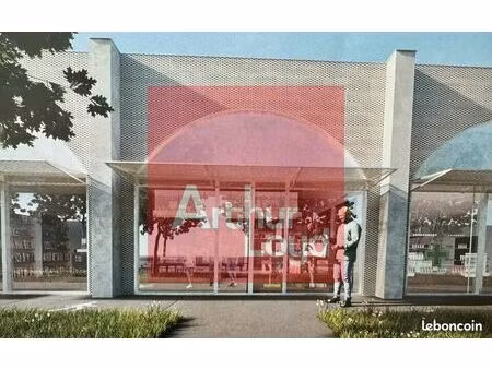 local commercial 1265 m² auch