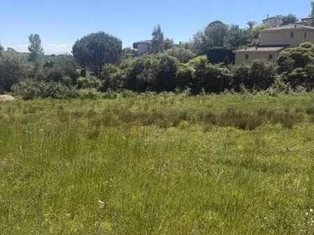 terrain 1 400 m² clermont le fort