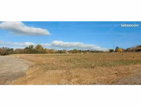 terrain 600 m² venerque