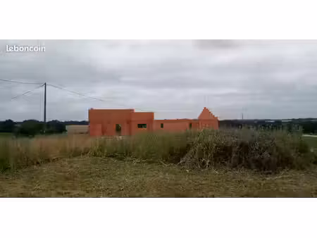 maison a finir proche l'isle jourdain