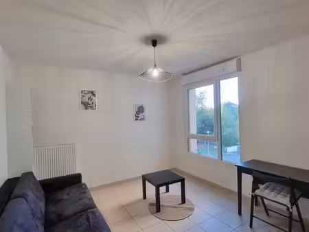 studio rénové équipé proche tram & rocade
