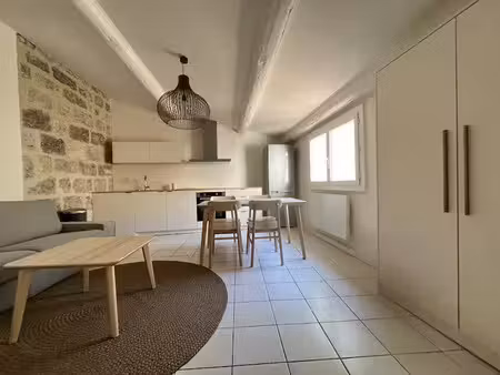 location meublée appartement 2 pièces 52 m² à pezenas (34120)  645 €