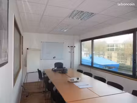 bureaux 84 m²