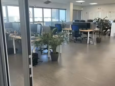 bureaux 330 m²