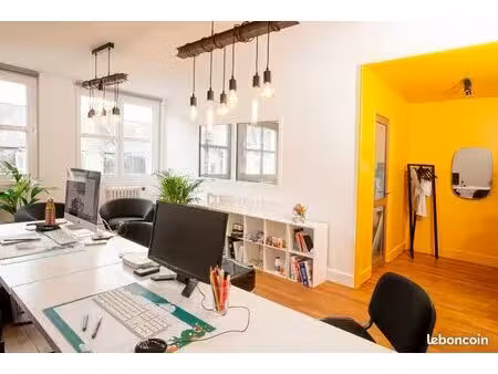bureaux 67 m²