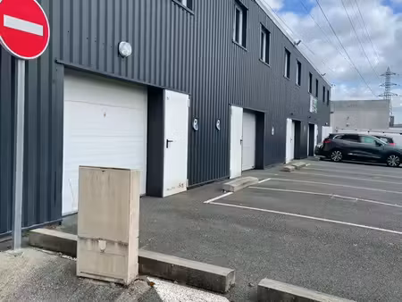 entrepôt cellule d’activité stockage