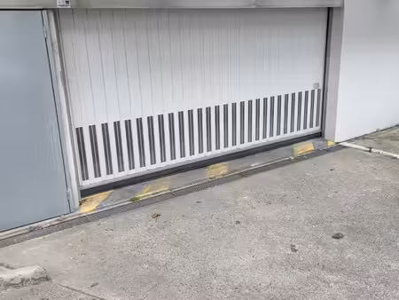 parking libre entre nansouty et bergonié