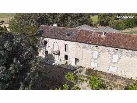maison gasconne de caractere avec vue proche de lectoure