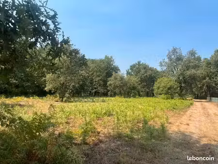 terrain 4 759 m² giscos