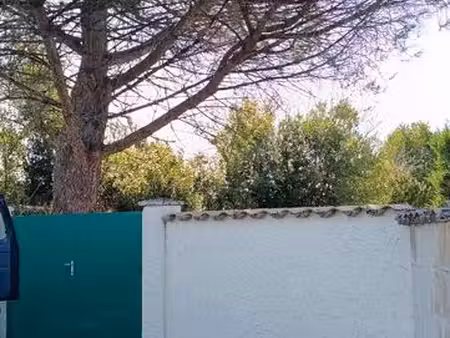 terrain constructible 189 m² – peujard (33240) – vieux bourg – 55 000
