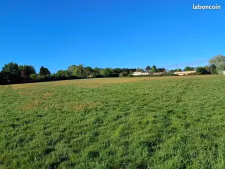 terrain 650 m² saint germain du puch