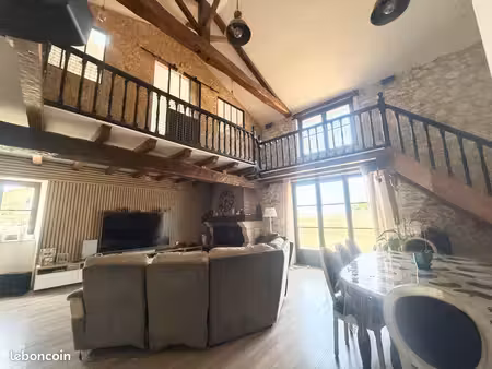 maison familiale de caractère – 267 m² – 7 chambres – dpe b – piscine – terrain clos d’env