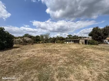terrain 850 m² camarsac