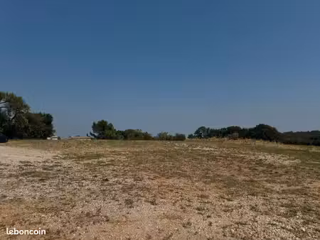 terrain 500 m² galargues